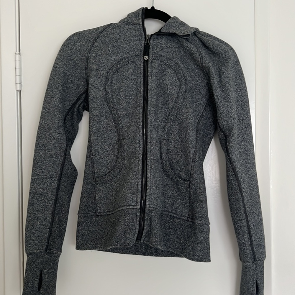EUC lululemon scuba hoodie size 4 - Picture 2 of 5